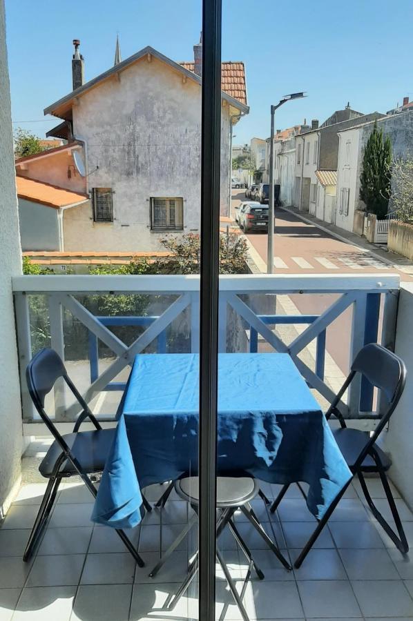 Le Petit Bleu De Didonne 28M2 150 M De La Plage Avec Balcon سان-جورج-دي-ديدون المظهر الخارجي الصورة